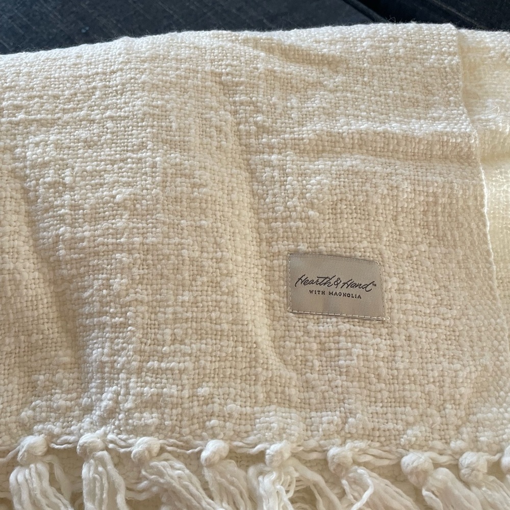 White throw blanket